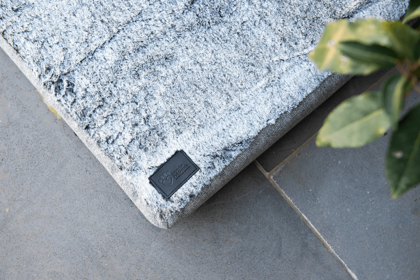 Superior Pet Goods Ortho Dog Mat Artic Faux Fur